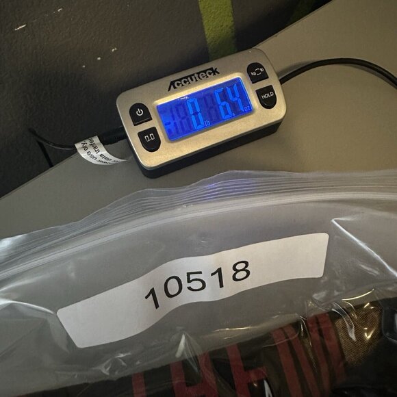 Roger Waters Us + Them Shirt Adult Medium 2017 Tour Concert Pink Floyd Black - Picture 7 of 7